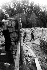 kā Ikšķiles brīvdabas estrādes cēlājs 1981.gadā